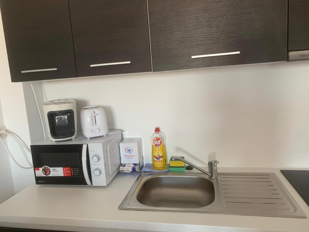 Apartalux Oradea Apartamento Exterior foto